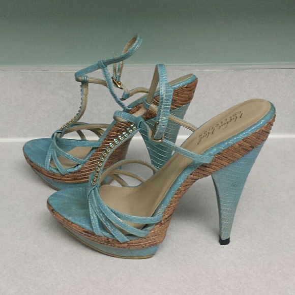 Turquoise heels - Picture 2 of 3