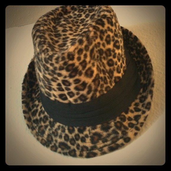 Leopard fedora