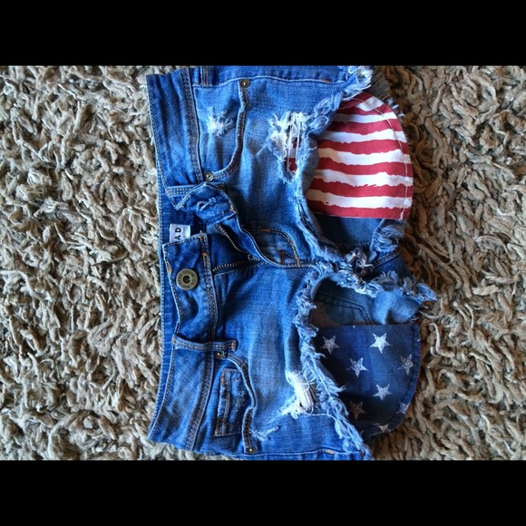 Super cute american flag shorts