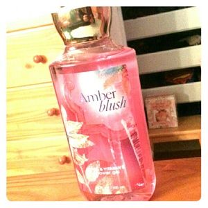 Amber Blush shower gel