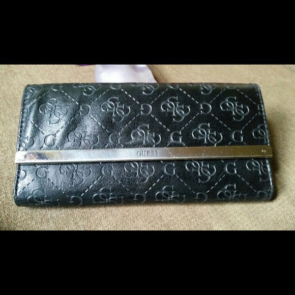 **SOLD!** Guess Tri-fold Wallet - Picture 1 of 4