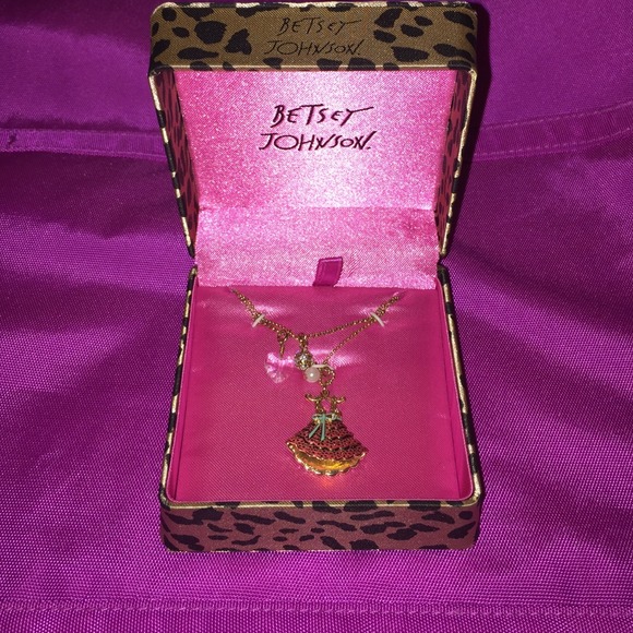 👗NWT Betsey Johnson Necklace👗 Cute Dress Charm - Picture 2 of 4