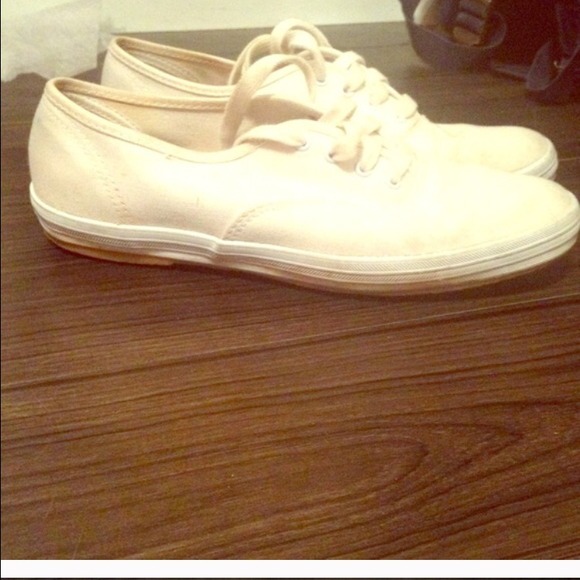 Classic white keds 👟