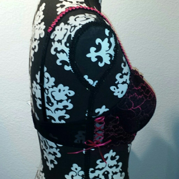 NWT Black and pink push up bra - Picture 3 of 4