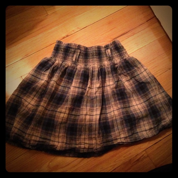 Black and blue plaid skirt - Picture 1 of 2