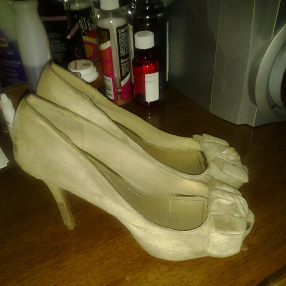 Shoes - Picture 3 of 4