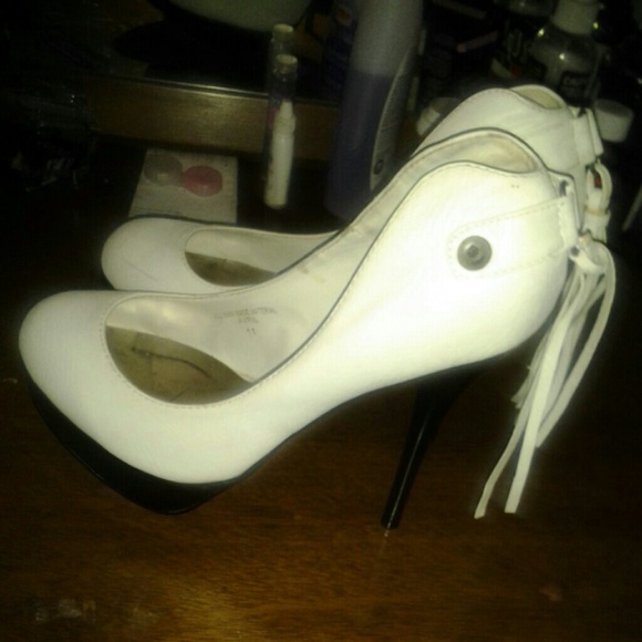 Shoes - Picture 4 of 4