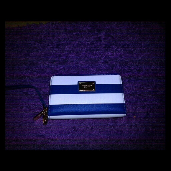Michael kors iphone wallet