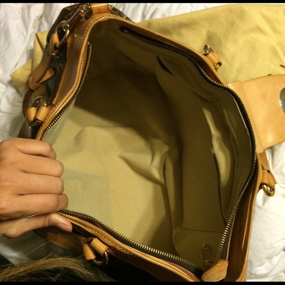 Louis Vuitton Bowtie Monogram Canvas - Picture 3 of 4