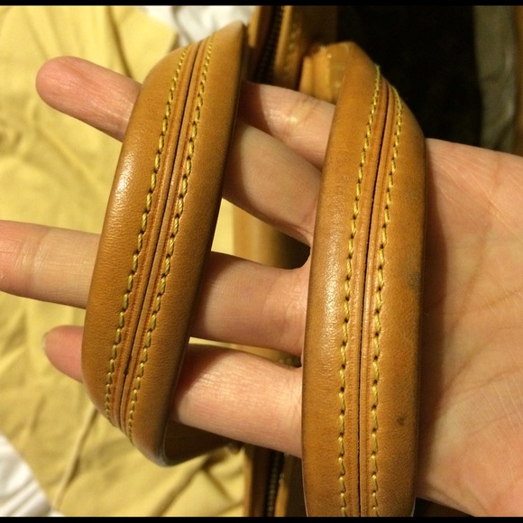 Louis Vuitton Bowtie Monogram Canvas - Picture 4 of 4