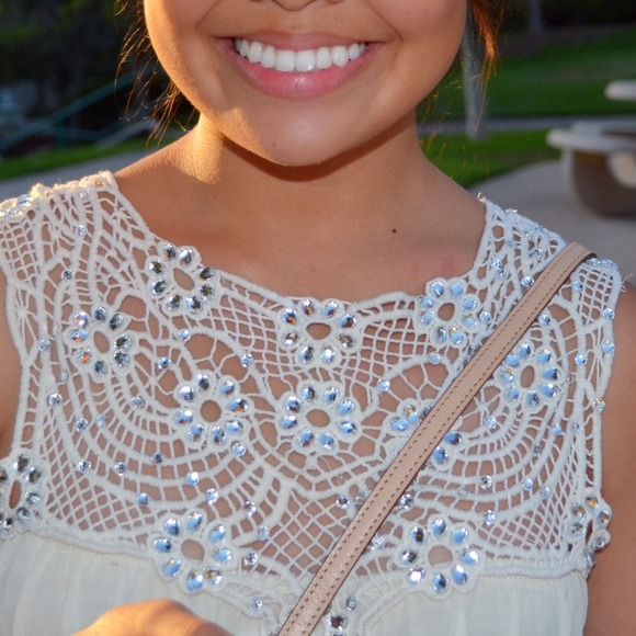 flowy dress with rhinestones w crotchet detailing - Picture 2 of 3