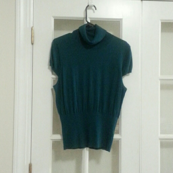 Banana Republic Cap sleeve turtleneck