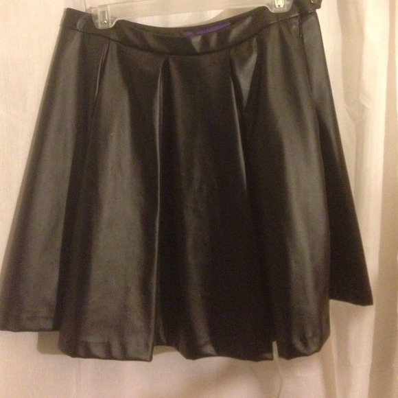 Pleated leather skirt