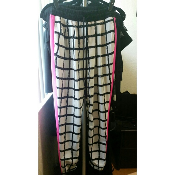 Pants - Picture 3 of 4