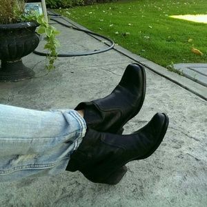 Nine west genuine leather black ankle boot