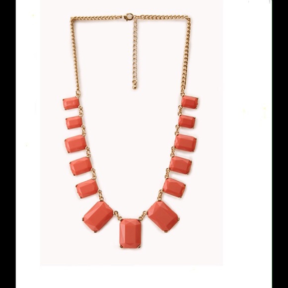 Statement necklace