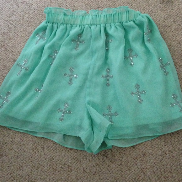 Cross shorts
