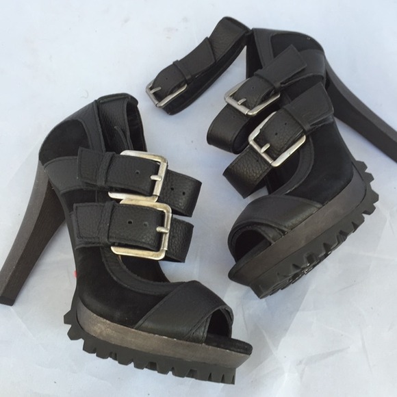 True religion black strappy pumps sz 6 new - Picture 3 of 4