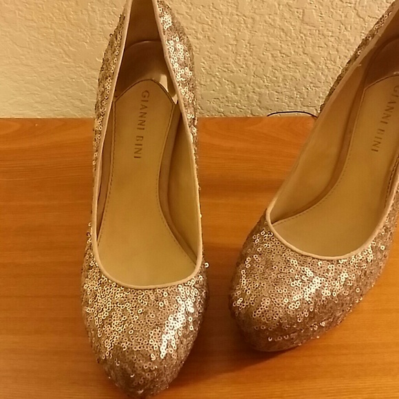 Gold sequin 5" heels! Worn once for a party. - Picture 2 of 4