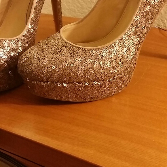 Gold sequin 5" heels! Worn once for a party. - Picture 3 of 4