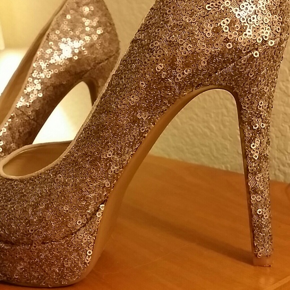 Gold sequin 5" heels! Worn once for a party. - Picture 4 of 4