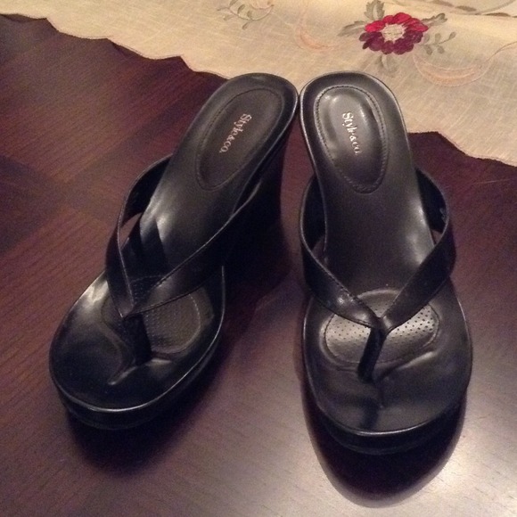 Black Wedges