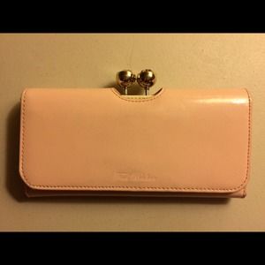 ❤️Ted bakers bobble patent leather  pink wallet❤️