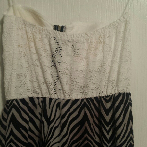 Dress - Picture 3 of 3