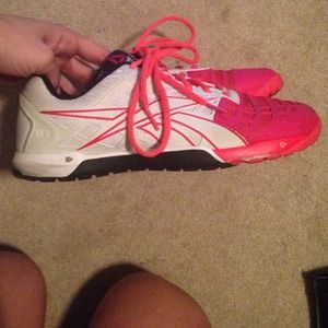 nano 4 Size 9/5.Color discontinued Rare😎