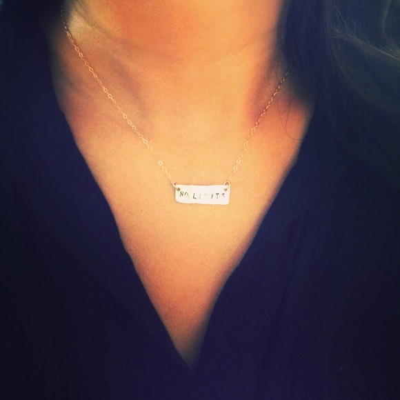 No limits gold bar necklace