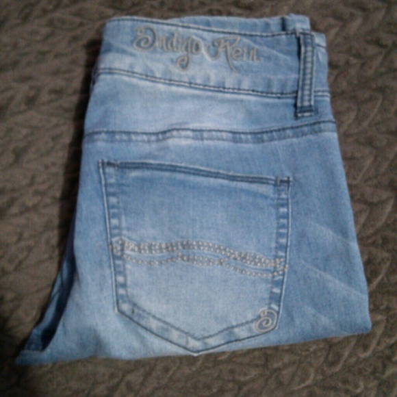 Light Wash Skinny Jeans NWOT