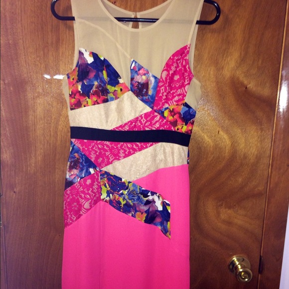 BCBG MAXAZRIA DRESS - Picture 3 of 4