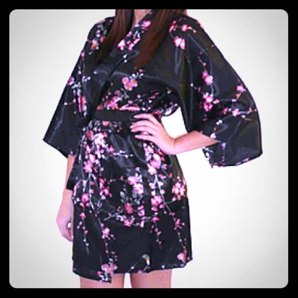Beautiful silky Asian kimono robe