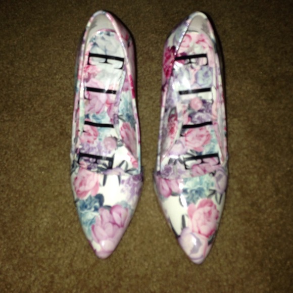 Floral heels💗🌸