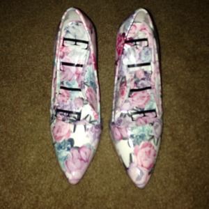 Floral heels💗🌸