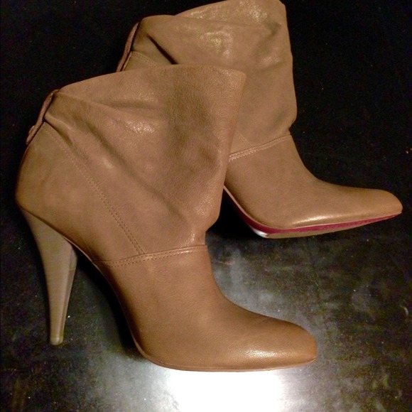 BCBGMaxAzria Tan Leather Boots Booties