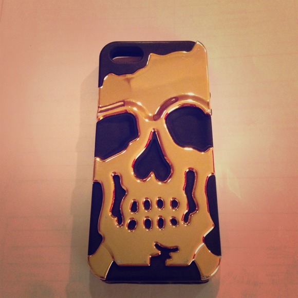 Gold skull iPhone 5/5s case