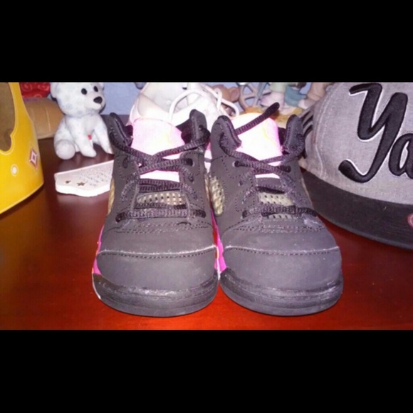 Jordan 5 (V) Retro Black Bright Citrus Fusion Pink - Picture 2 of 4