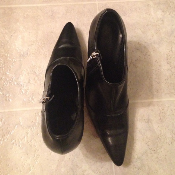 Guess leather booties