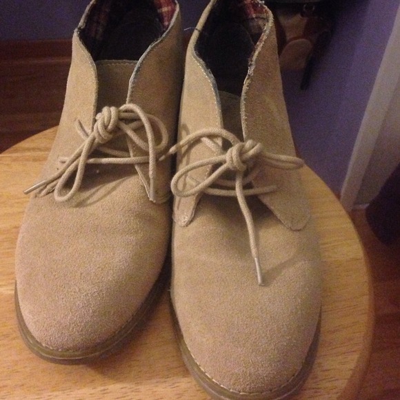 Chukka boots