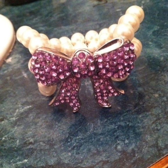 Bowed Pearl Bracelet