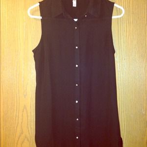 Black, collared sleeveless top