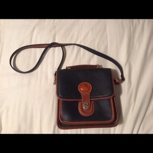 Vintage Dooney & Bourke cross body bag