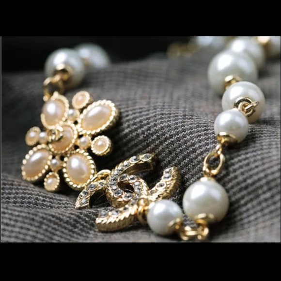 Betsy Johnson necklace