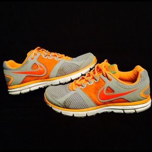 Orange Nike lunarlon's