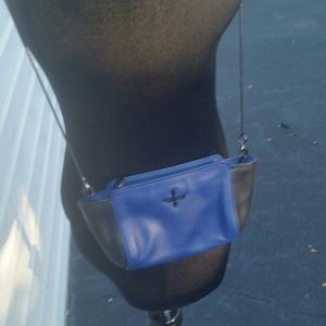 POUR LA VICTOIRE BLACK AND BLUE CROSSBODY