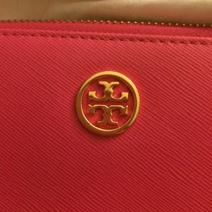 Pink Tory Burch wallet