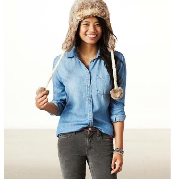 American Eagle Outfitters Tops - American Eagle Chambray Shirt