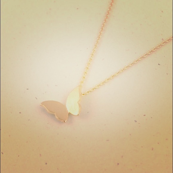 Gold butterfly necklace ✨✨✨✨✨