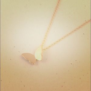 Gold butterfly necklace ✨✨✨✨✨
